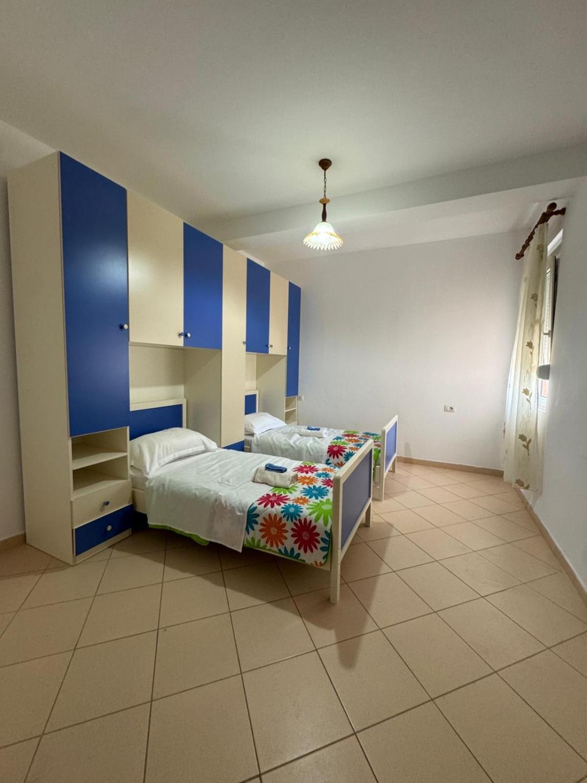 Renting House Vlore Exterior photo